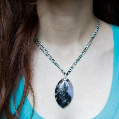 Moss Agate Botanical Crystal Necklace | Green..